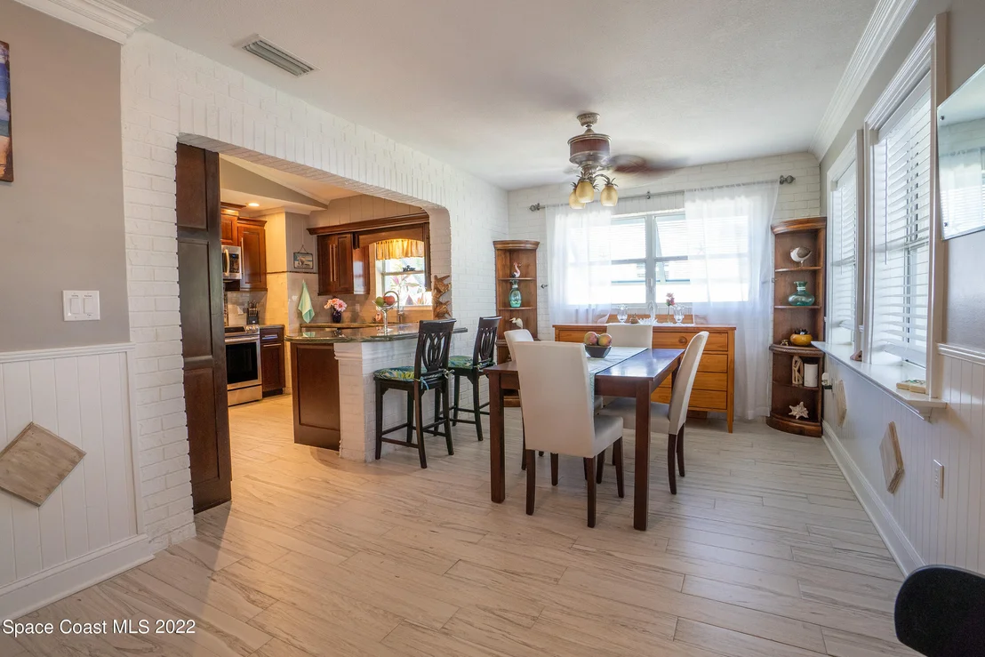 Photo of 230 Rita Boulevard