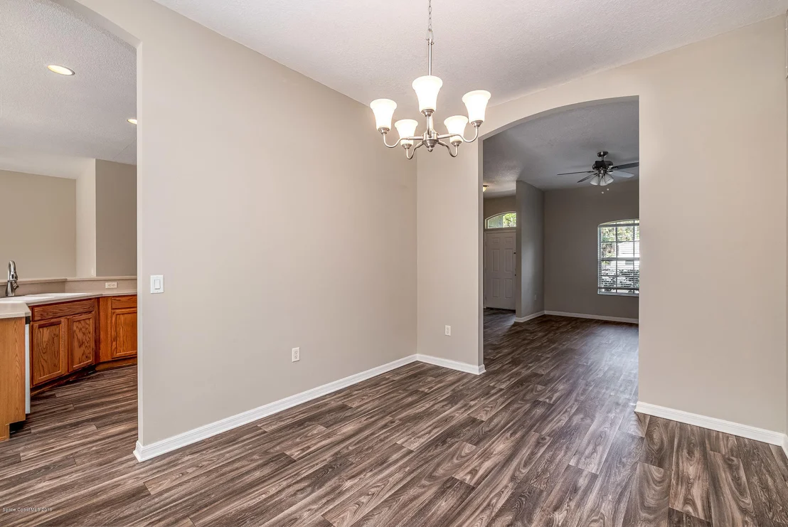 Photo of 1744 Hydrangea Road NW
