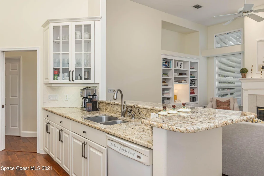 Photo of 975 Somerset Lane