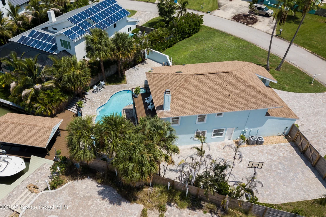 Photo of 398 Riverview Lane