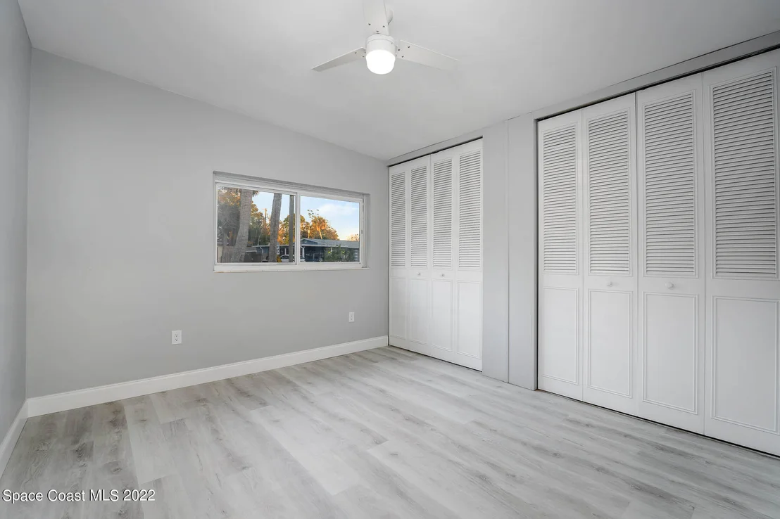 Photo of 33 Knollwood Drive