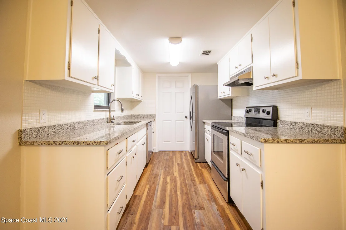 Photo of 2455 Lakeview Drive
