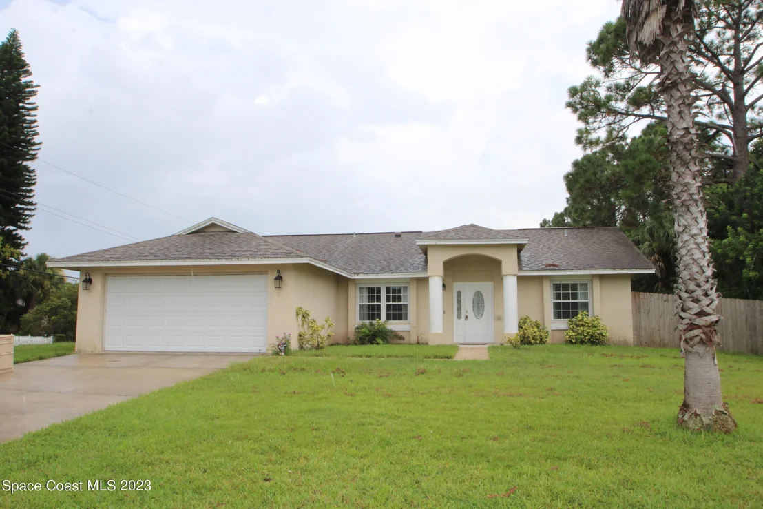 Photo of 1802 Pace Drive NW