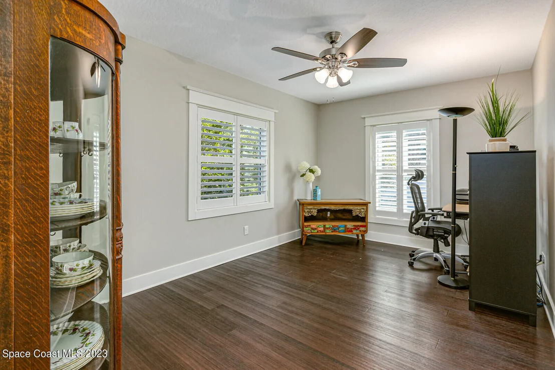 Photo of 844 W Whitmire Drive