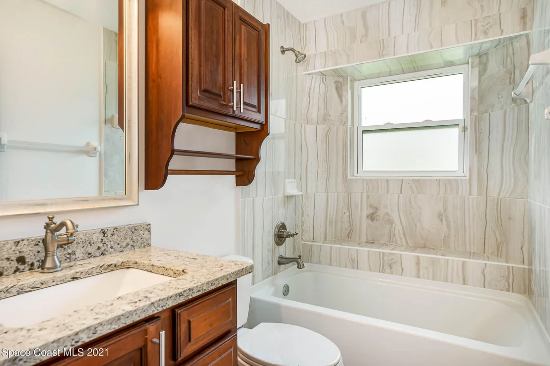 Photo of 4353 Long Lake Road