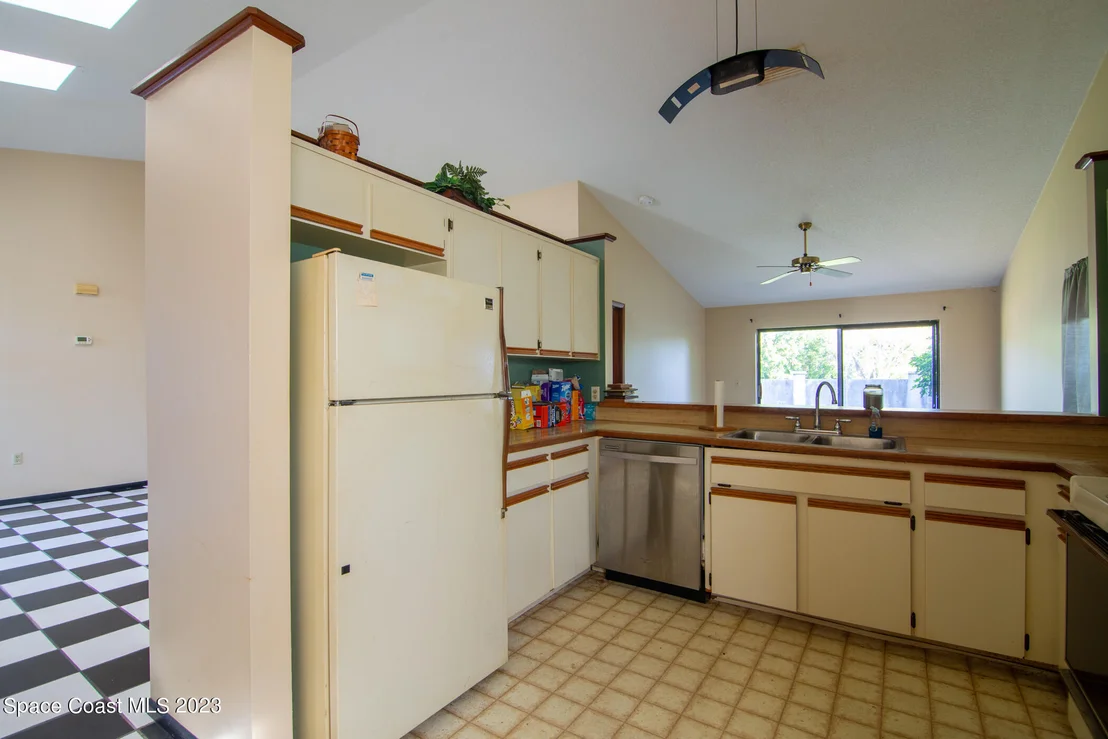 Photo of 1816 Clover Circle