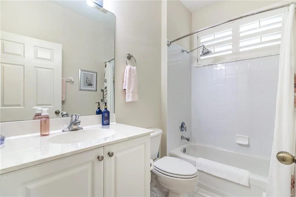Photo of 1332 Shoreline Circle