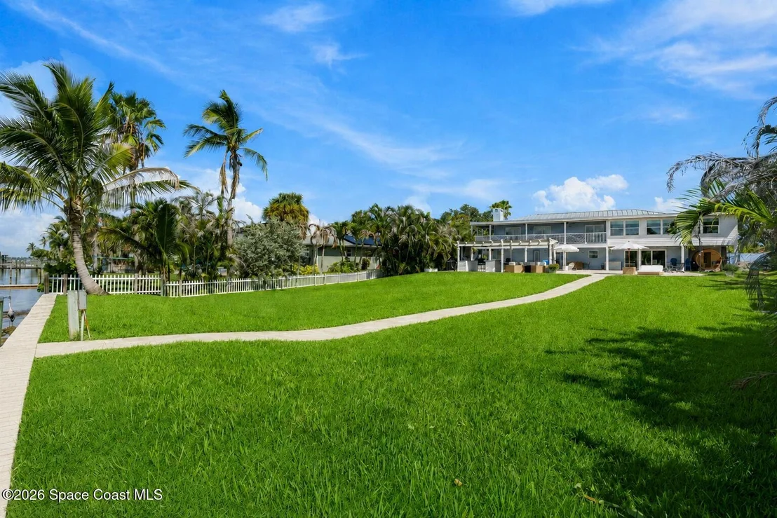 Photo of 417 Riverview Lane