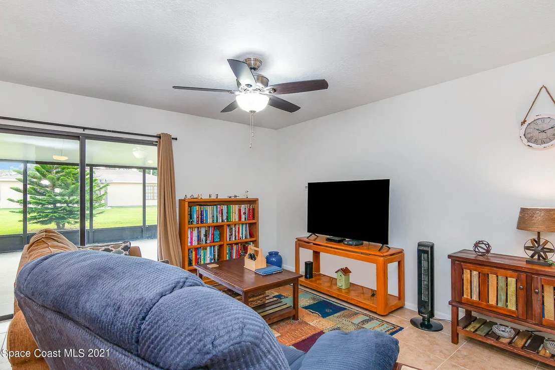 Photo of 933 Gables Way