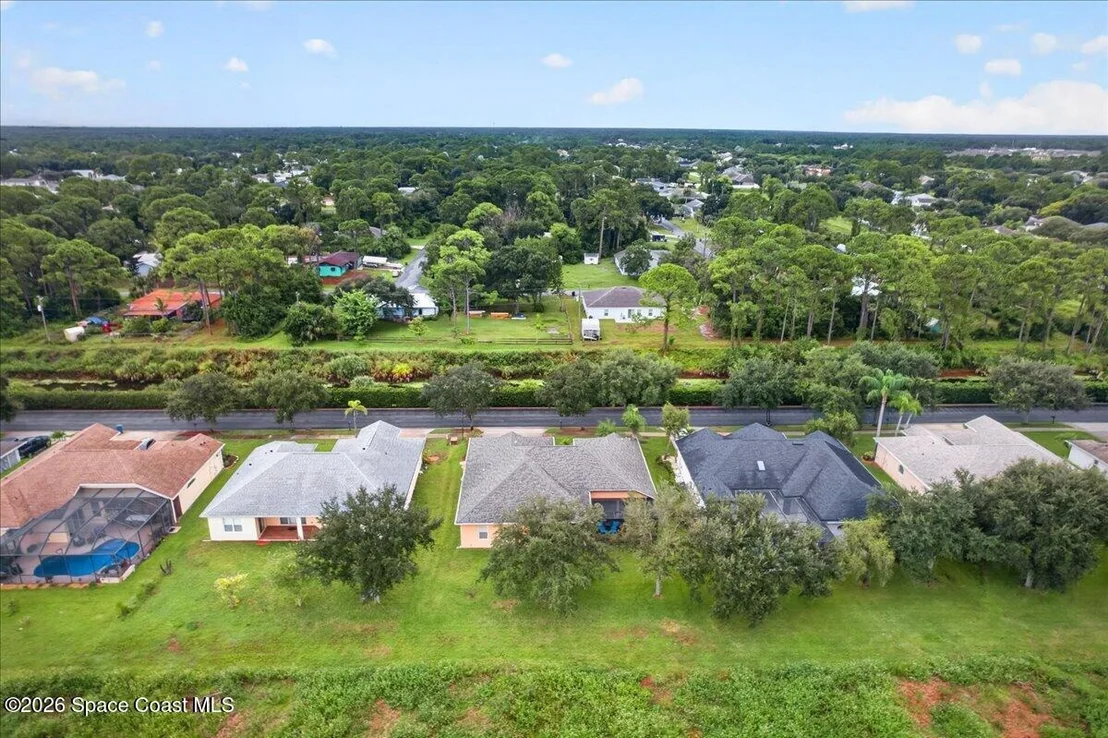 Photo of 1848 Windbrook Drive SE