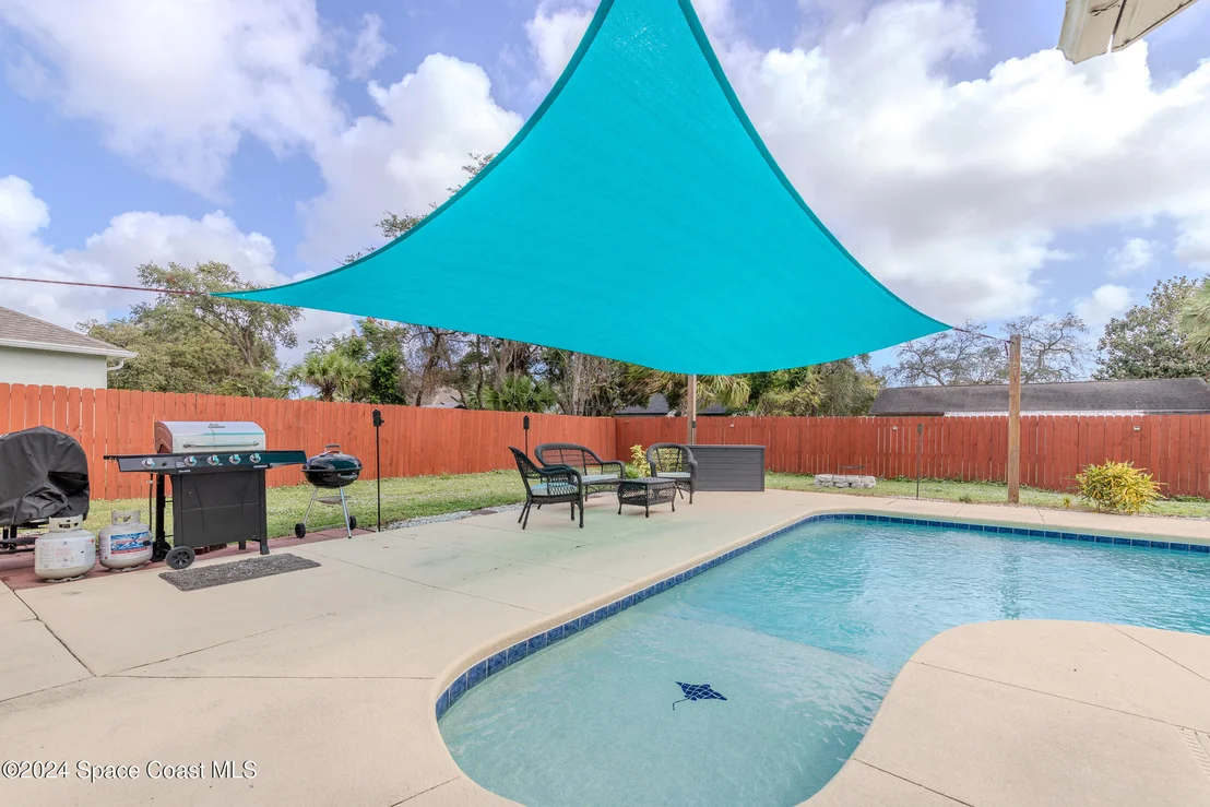 Photo of 5943 Gilson Avenue
