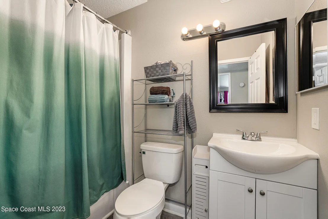 Photo of 705 Angle Street NE