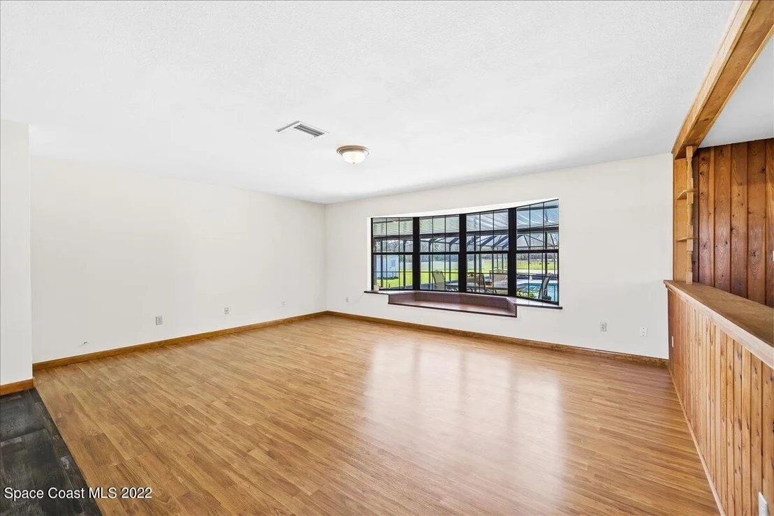 Photo of 3685 Burkholm Road