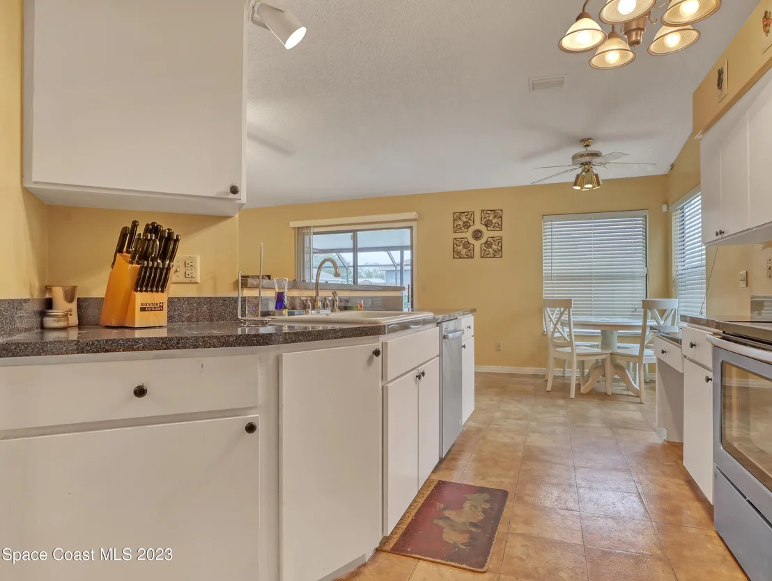 Photo of 958 Lyons Circle NW
