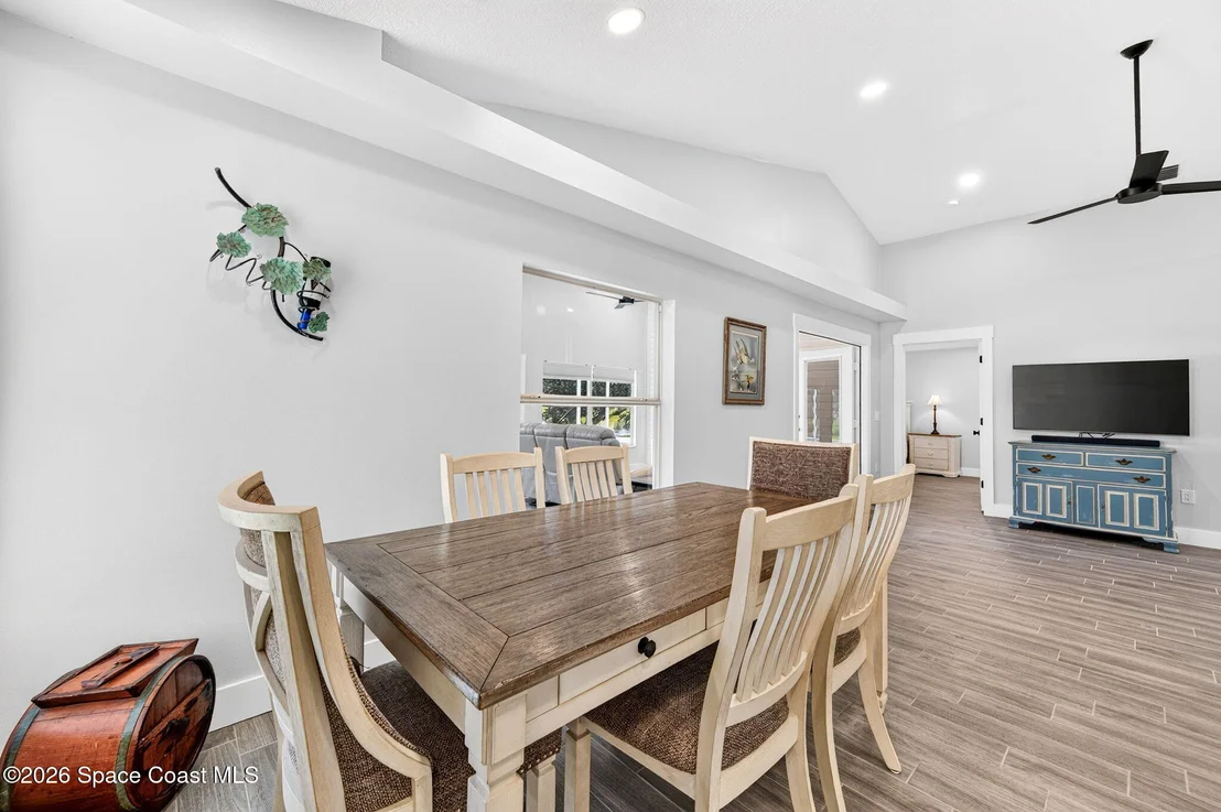 Photo of 2453 Addington Circle