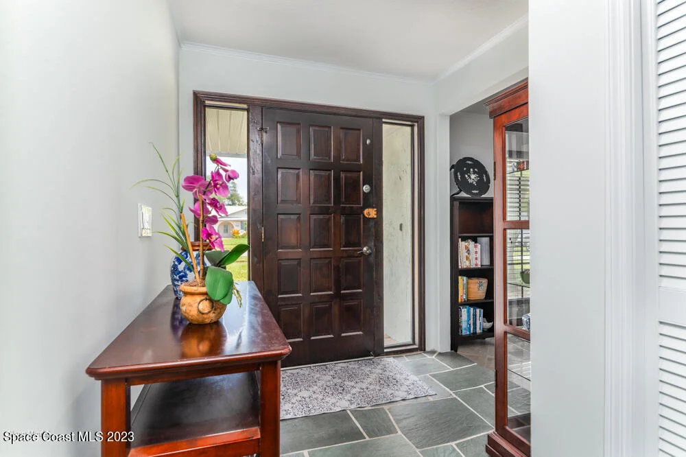 Photo of 329 Franklyn Avenue