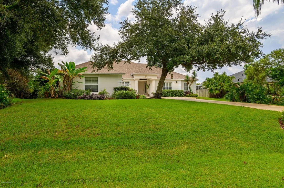 Photo of 4403 Long Lake Road