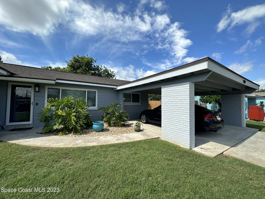 Photo of 989 Cardon Drive