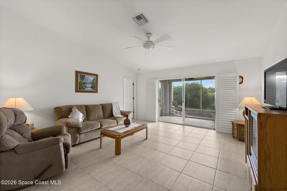 Photo of 967 Villa Drive