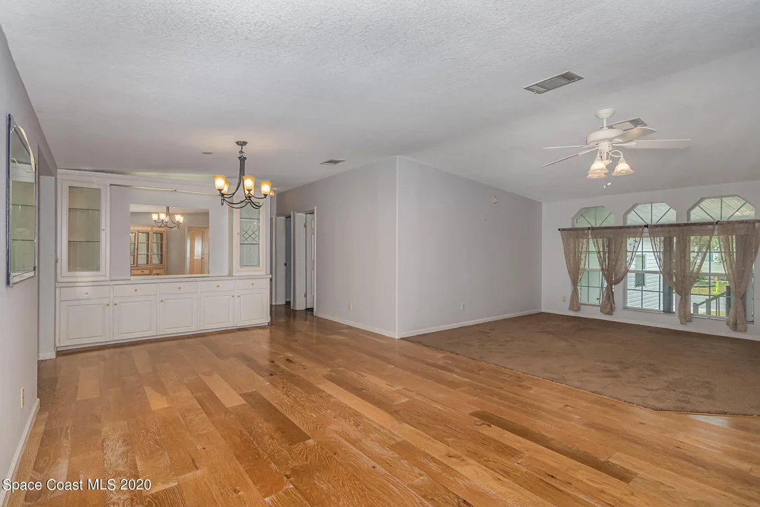 Photo of 775 Outer Drive