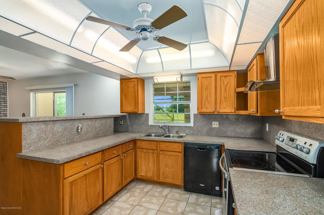 Photo of 790 Pebble Beach Avenue NE