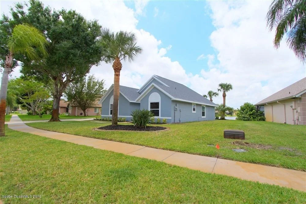 Photo of 2090 Lionel Drive