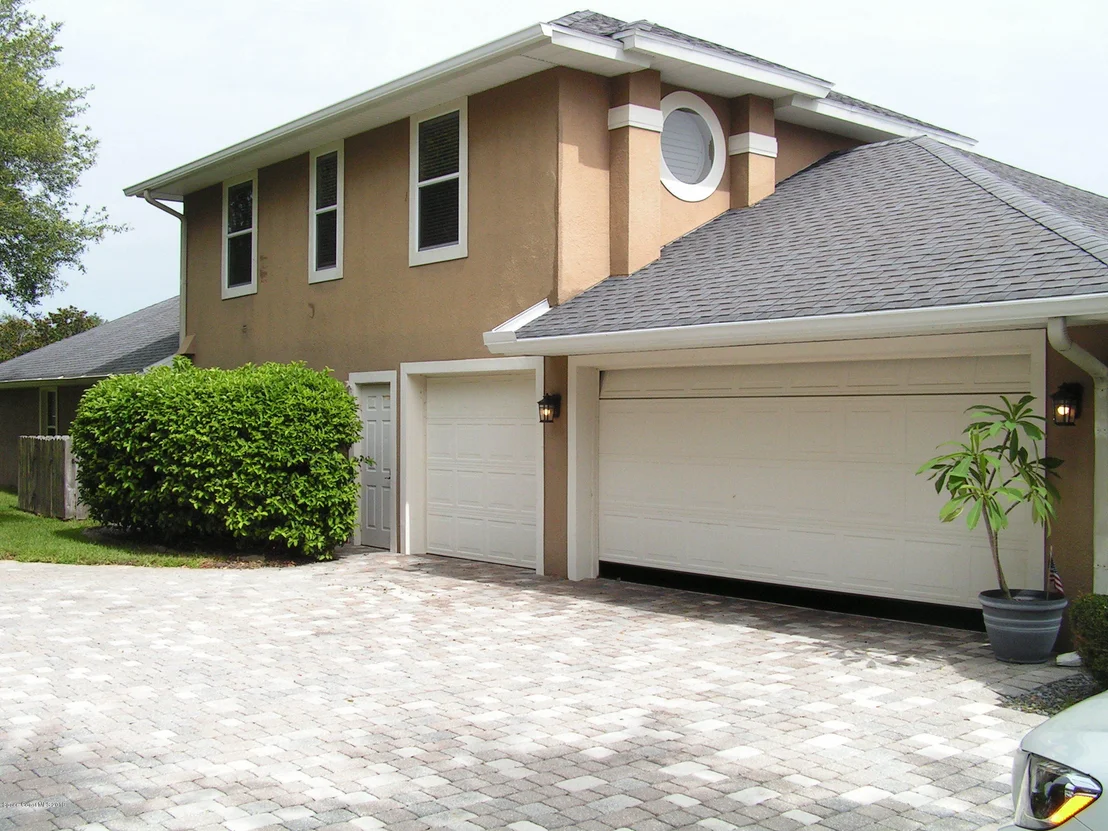 Photo of 1071 Stratford Place