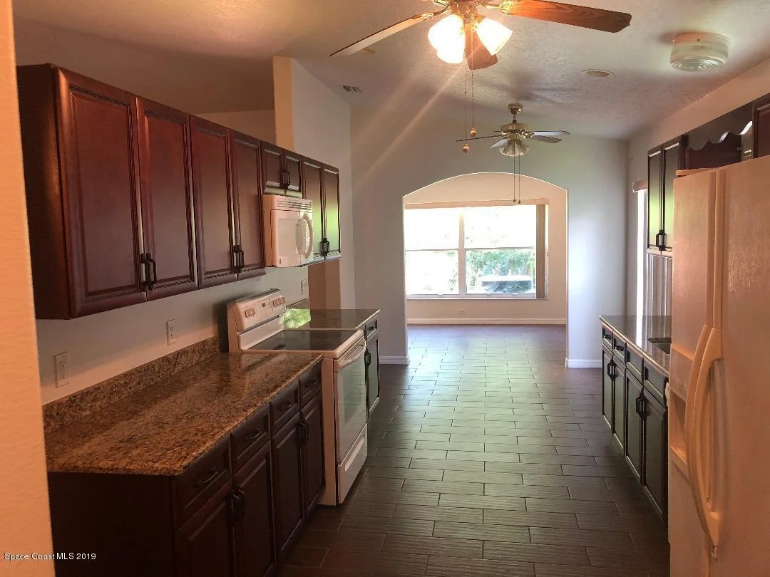 Photo of 1124 Pine Creek Circle NE