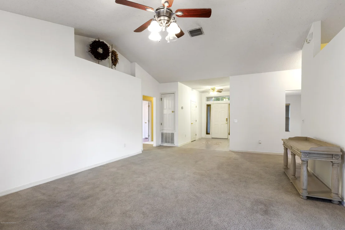 Photo of 1490 Whitman Drive