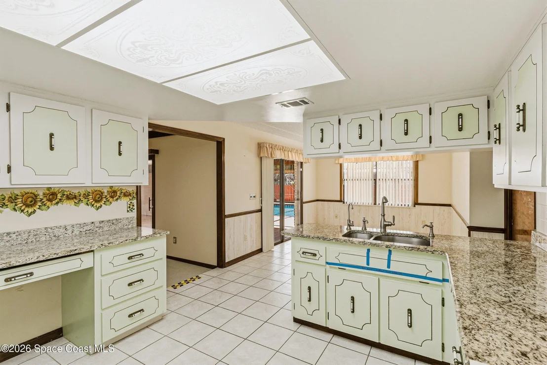 Photo of 460 Neptune Drive NE
