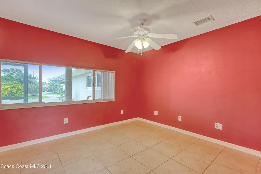 Photo of 652 Augusta Circle NE