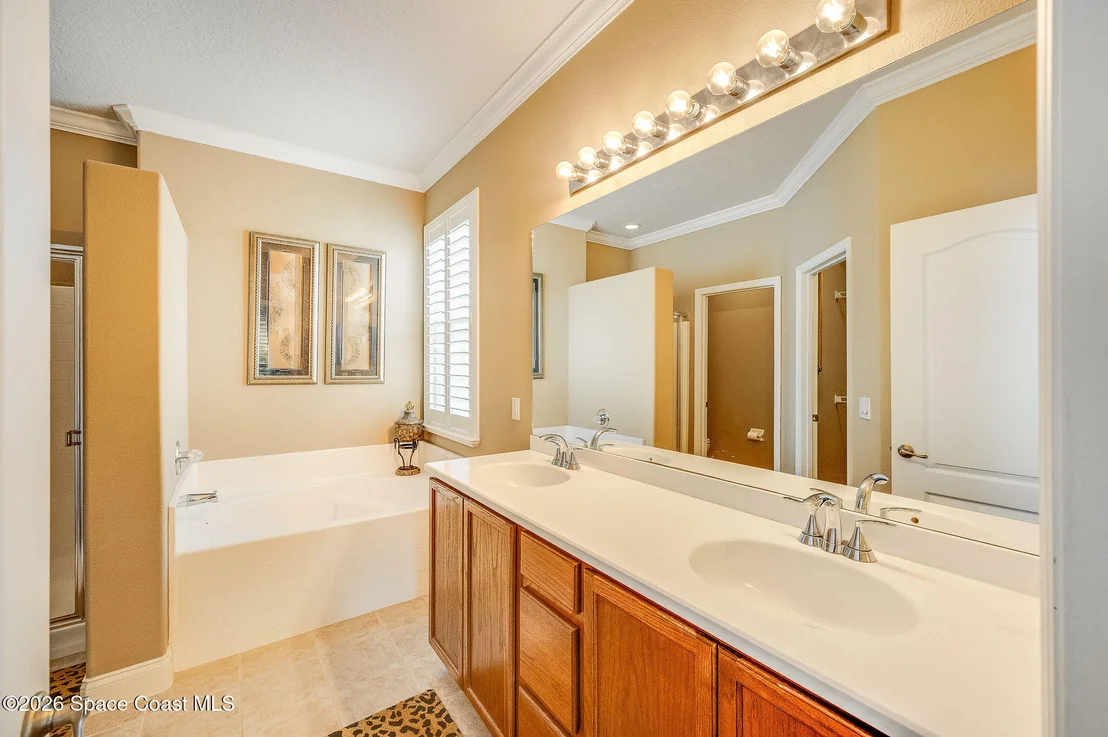Photo of 522 Waterside Circle