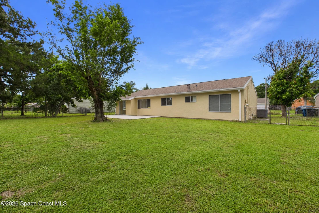 Photo of 1325 Ethel Circle NE