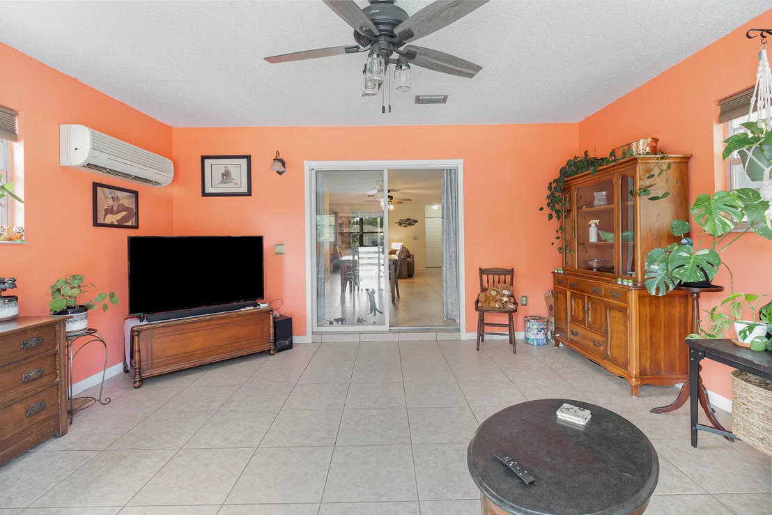 Photo of 757 Angle Street NE