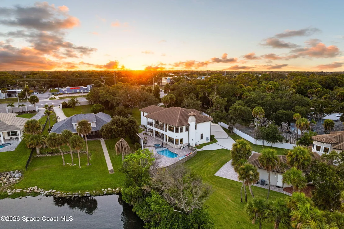 Photo of 3441 N Sylvan Lane