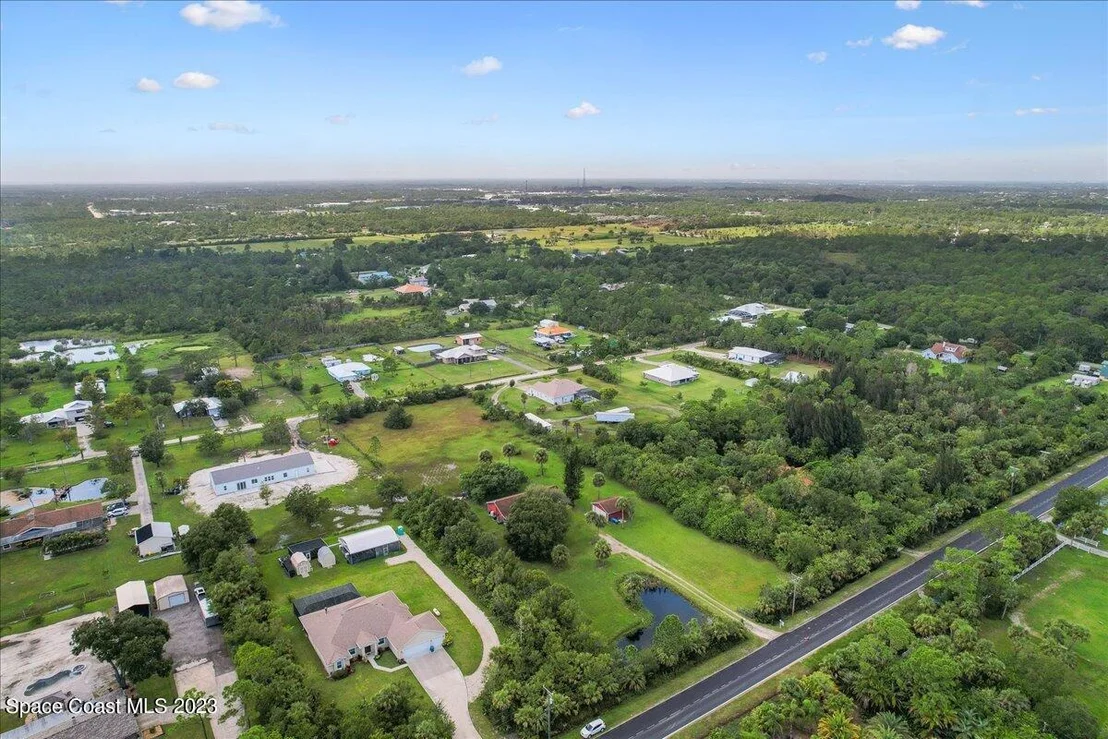 Photo of 2660 Weber Road