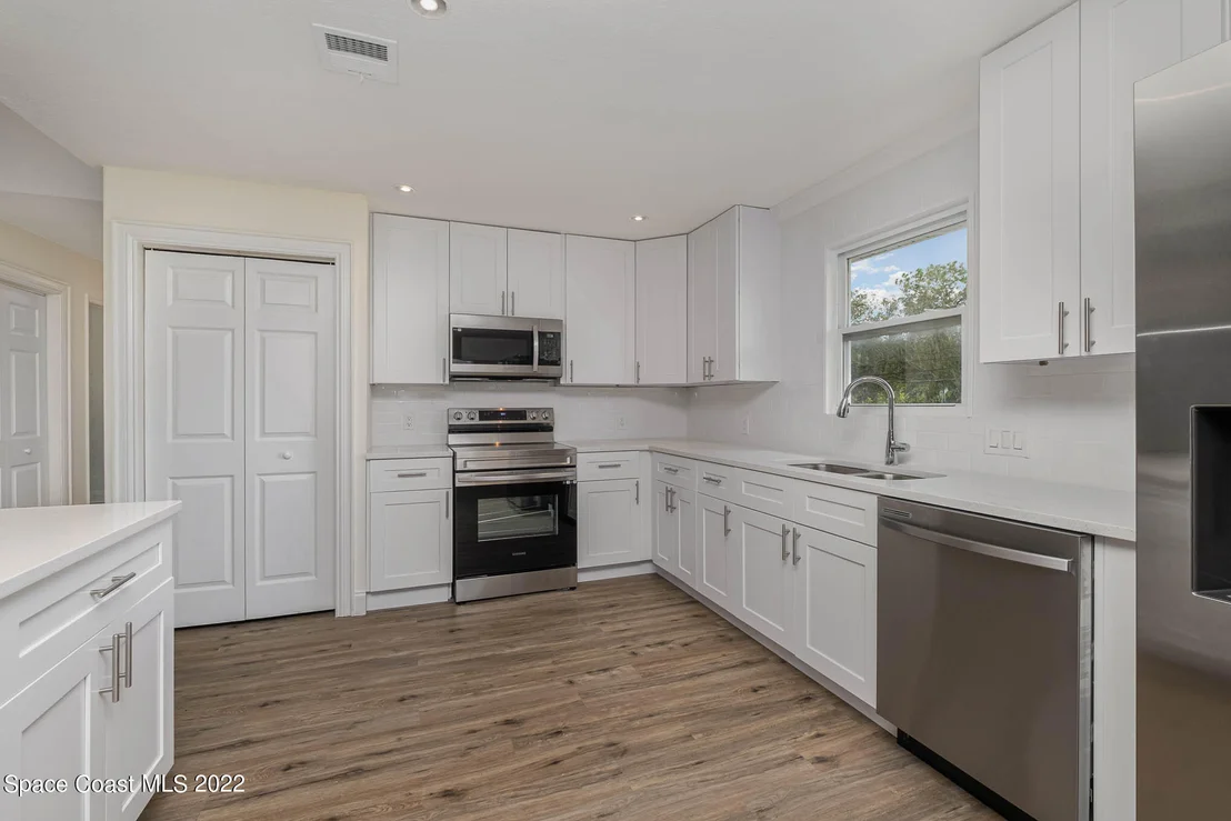 Photo of 9012 102nd Avenue