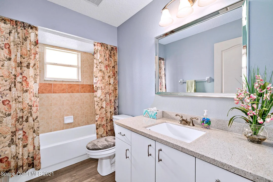 Photo of 1214 Walnut Grove Way