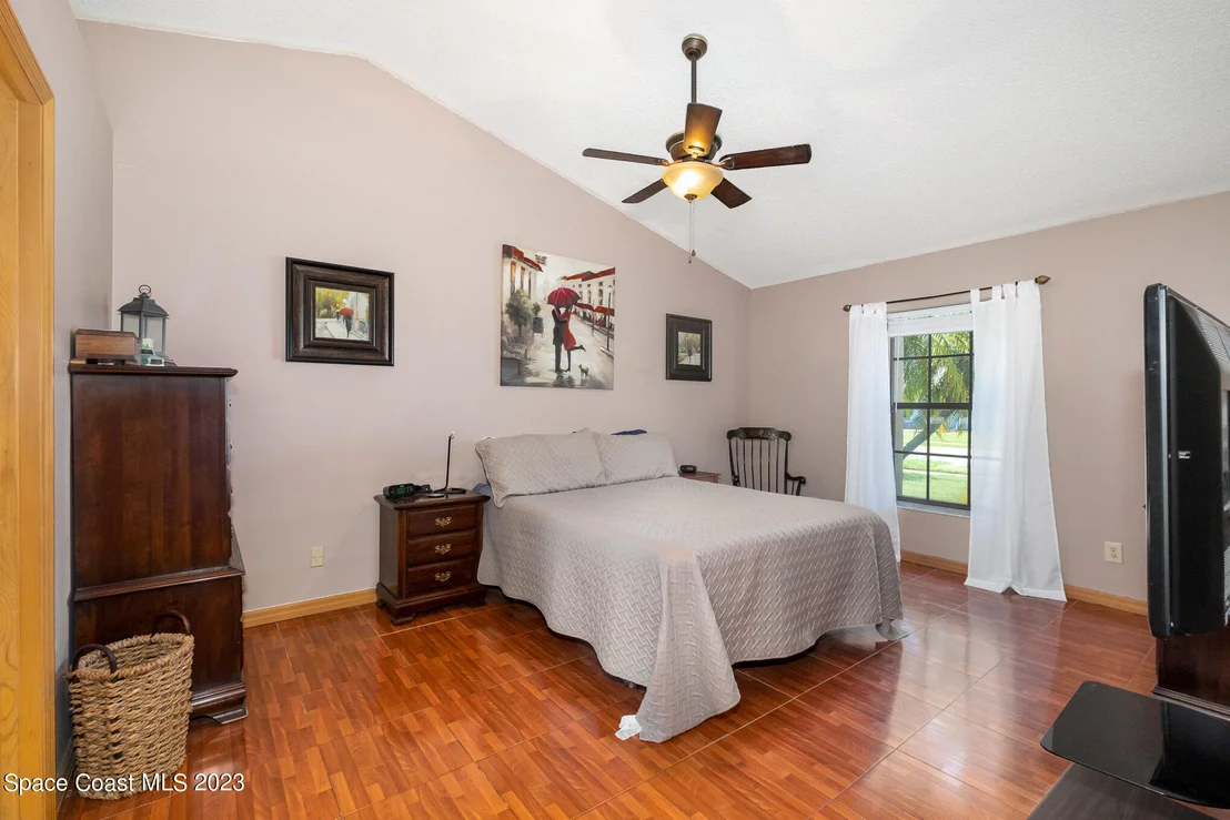 Photo of 938 Osprey Lane