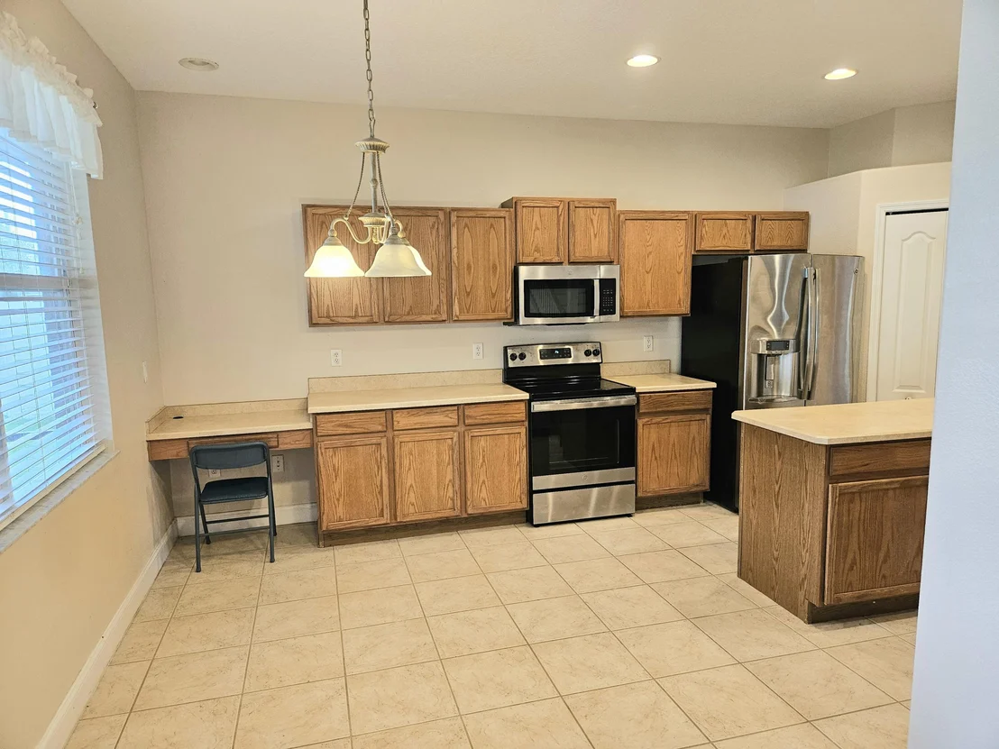 Photo of 2000 Bridgeport Circle