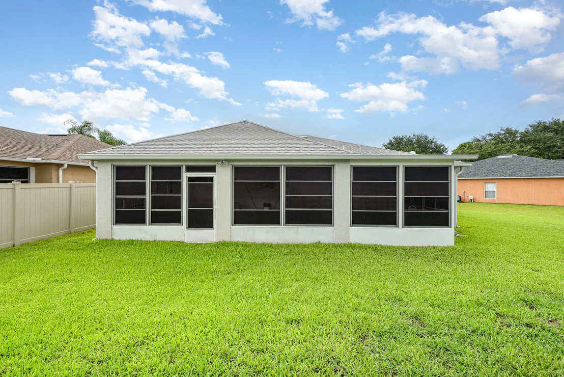 Photo of 1167 White Oak Circle