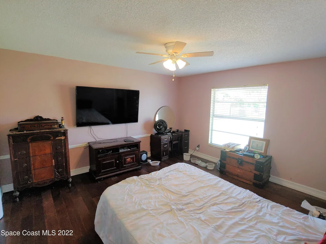 Photo of 2570 Nobility Avenue