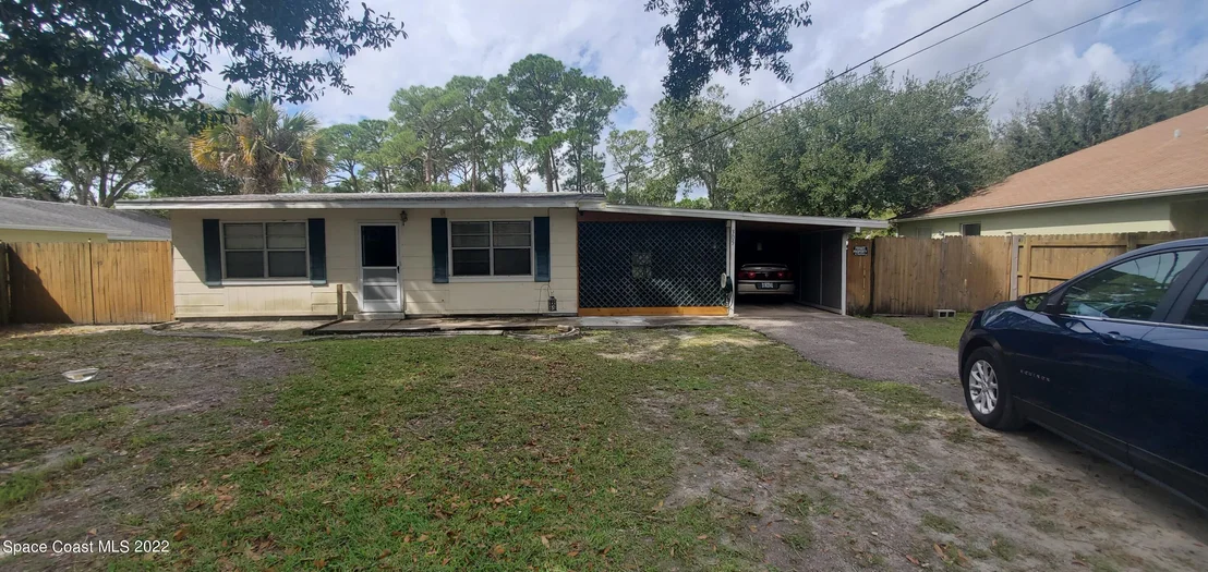 Photo of 305 Pine Avenue