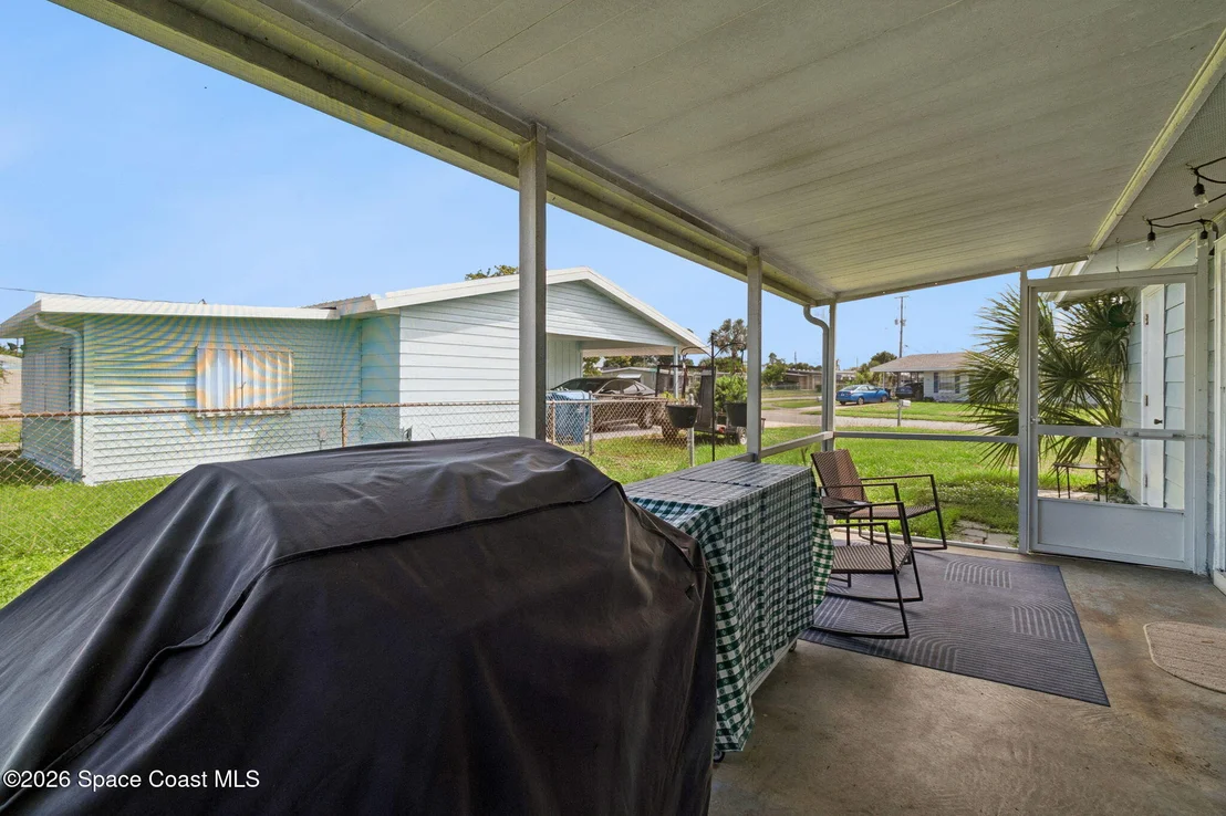 Photo of 784 Badger Drive NE