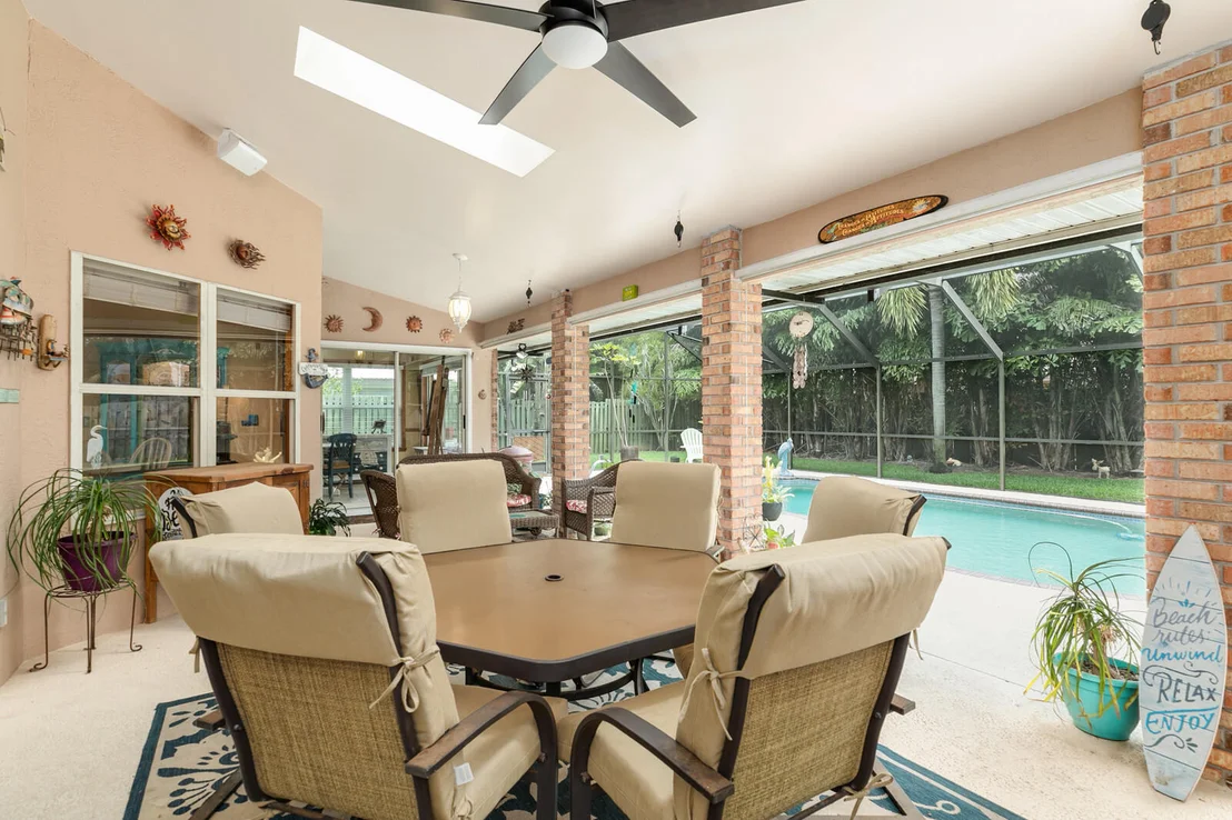 Photo of 654 Hummingbird Drive
