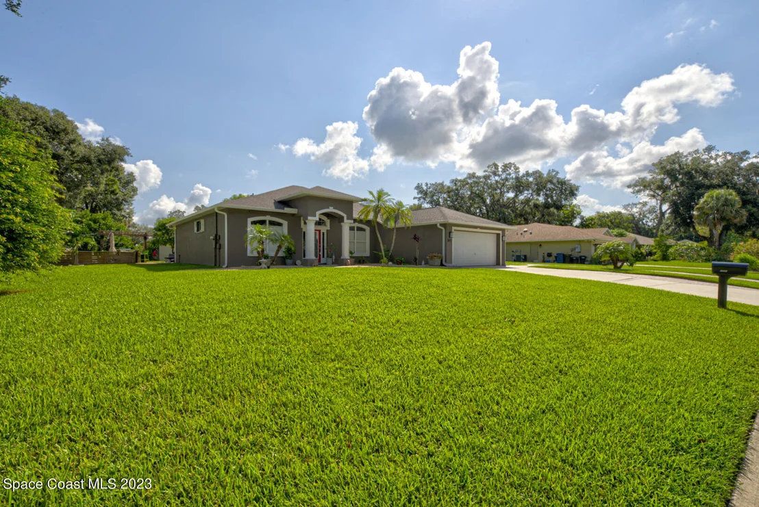 Photo of 1061 Meadowbrook Road NE