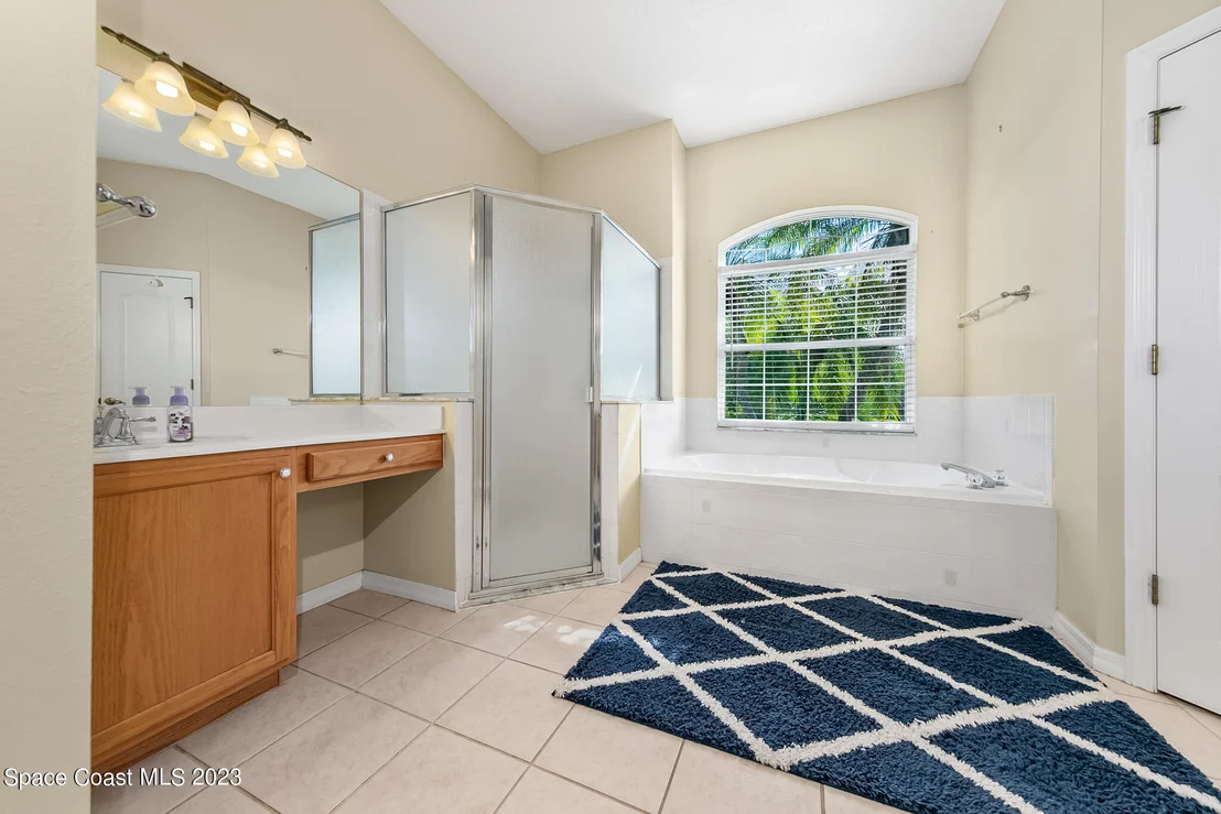 Photo of 6037 Arlington Circle