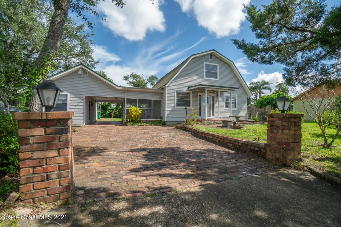 Photo of 4670 Robert Street