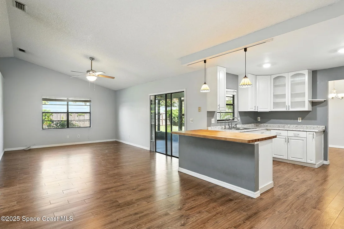 Photo of 4330 Silver Lake Drive