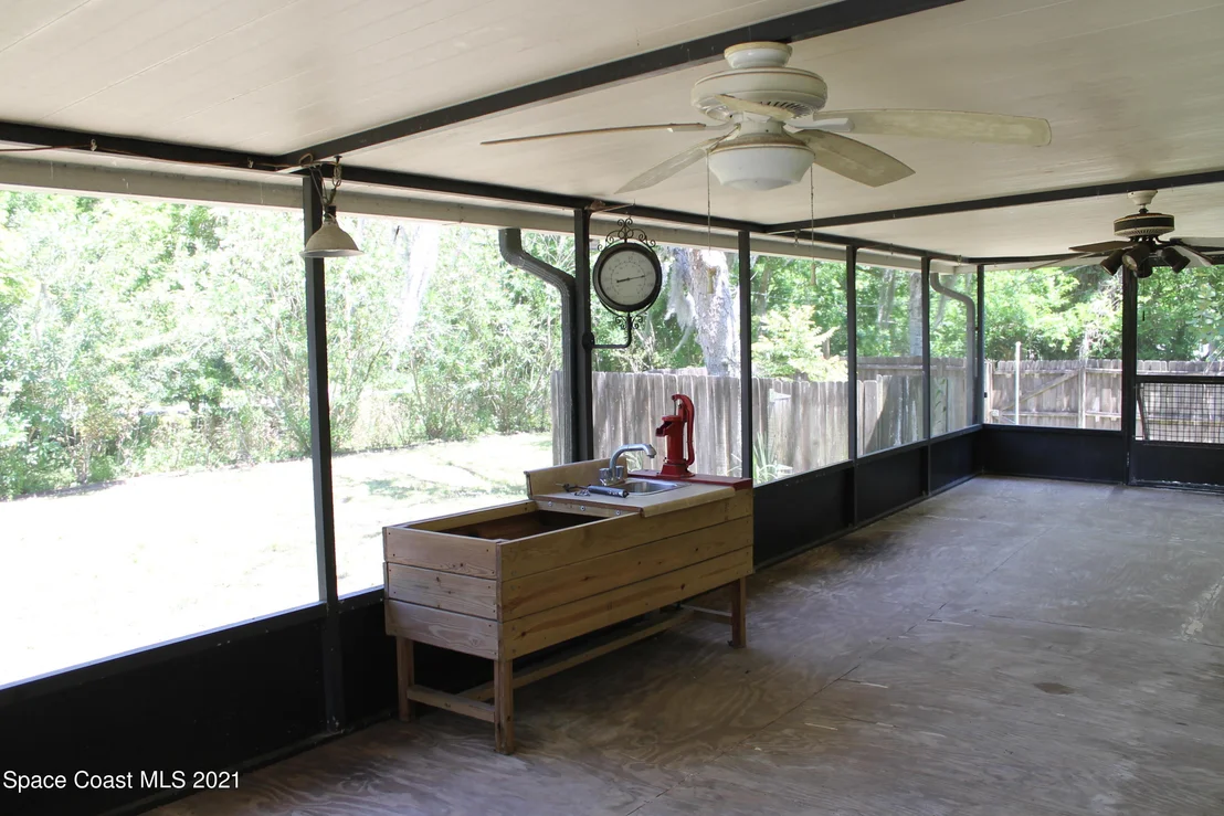 Photo of 2333 Parrish Road